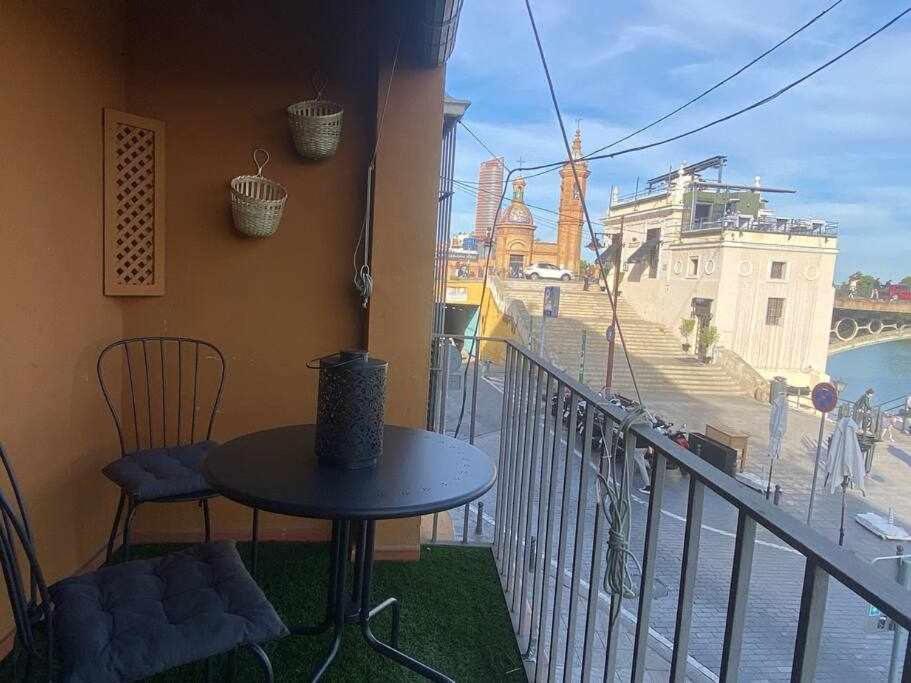 Apartamento Con Vistas Al Rio Sevilla Buitenkant foto